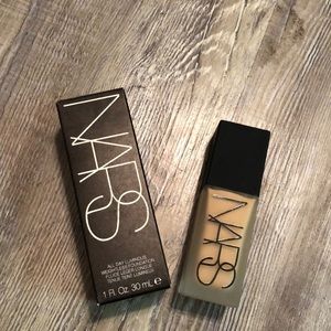 NARS all day luminous weightless foundation